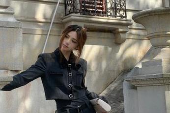 紧急企划 – 近距离欣赏小恩白裙作品集：独特的摄影美感下载体验，无与伦比！.txt