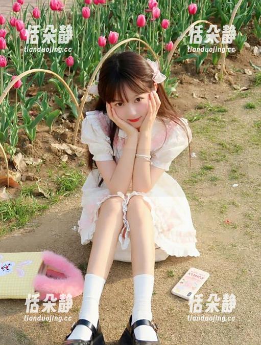微密圈 - 让我们回顾：紫色哒豚豚的早期美拍视频合集图册.txt