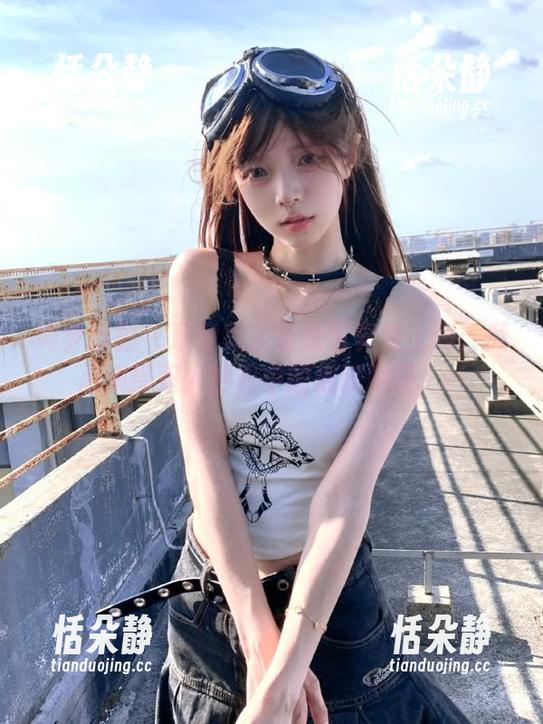 绮梦摄影 - 章章双人最新写真集上线：倾心演绎双人世界中的细腻瞬间.txt
