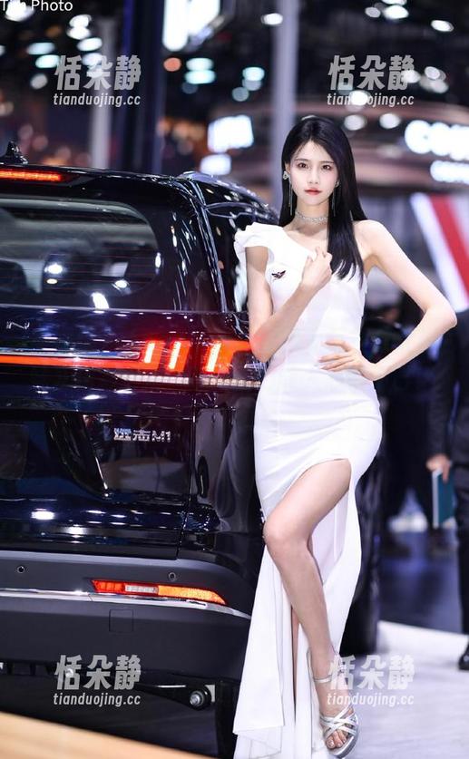 美媛馆 - Angela小热巴独家写真集《学妹》精彩更新，每一张都让人心动不已！.txt