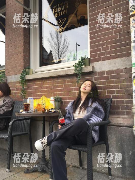 美媛馆 - 厨娘K8傲娇萌萌Vivian图包强势来袭，下载后带你走进她的世界！.txt