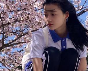 美媛馆 – 沉醉于私房写真：任莹樱和她的网袜带来的视听盛宴.txt
