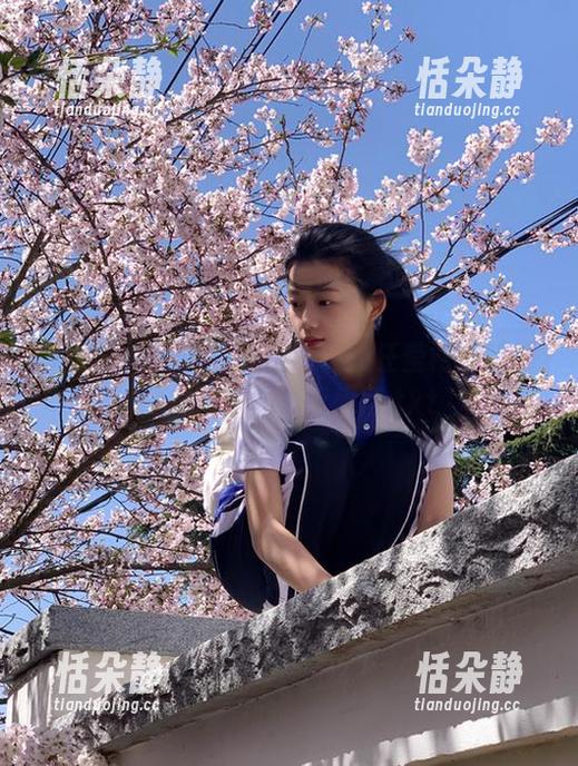 美媛馆 - 沉醉于私房写真：任莹樱和她的网袜带来的视听盛宴.txt
