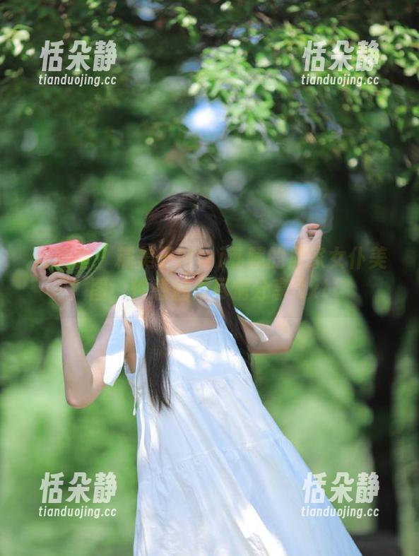 美媛馆 - 糯美子Mini私藏的居家女仆美图，性感魅力尽情分享.txt