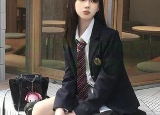 美媛馆 – 探索绮里嘉Carina女王的梦幻世界：精彩图片免费任你下载！.txt
