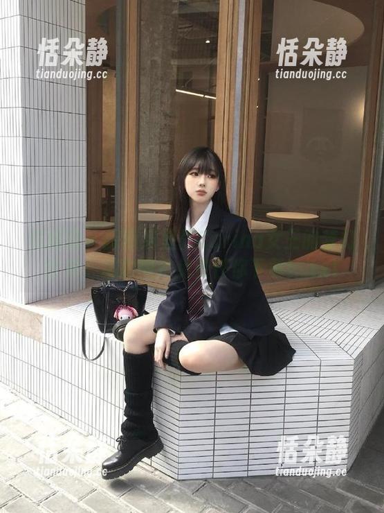 美媛馆 - 探索绮里嘉Carina女王的梦幻世界：精彩图片免费任你下载！.txt