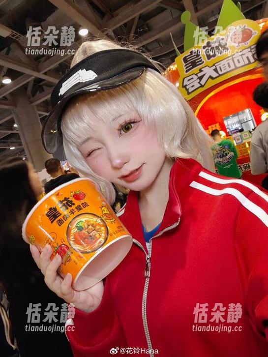 一哈，花铃Hana的厨娘作品集分享：把你的胃和眼睛一起满足的秘密头像！.txt