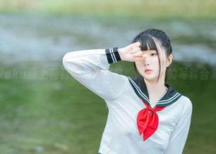 当落落Raku遇上莉莉丝：一组自嘲风满满的写真合集！.txt