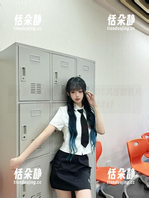 蓝小沂KiKi穿搭体操服，COS风格的照片如何展现别样的韵味.txt