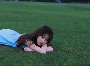 蜜桃社 – 伊素妍学妹定制图集，瞬间捕捉你对美的无限向往！.txt