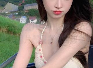 蜜桃社 – 小魔女lily的泳装魅力四射：每一张精选图片都是视觉的盛宴！.txt