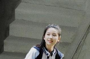 蜜桃社 – 领略铃木美脚艺术：精彩图片资源，为您带来视觉上的享受.txt