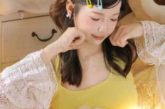 袜啵啵 – 在瑶瑶的静谧里：女孩写真作品集展示出灵动的年轻气息.txt