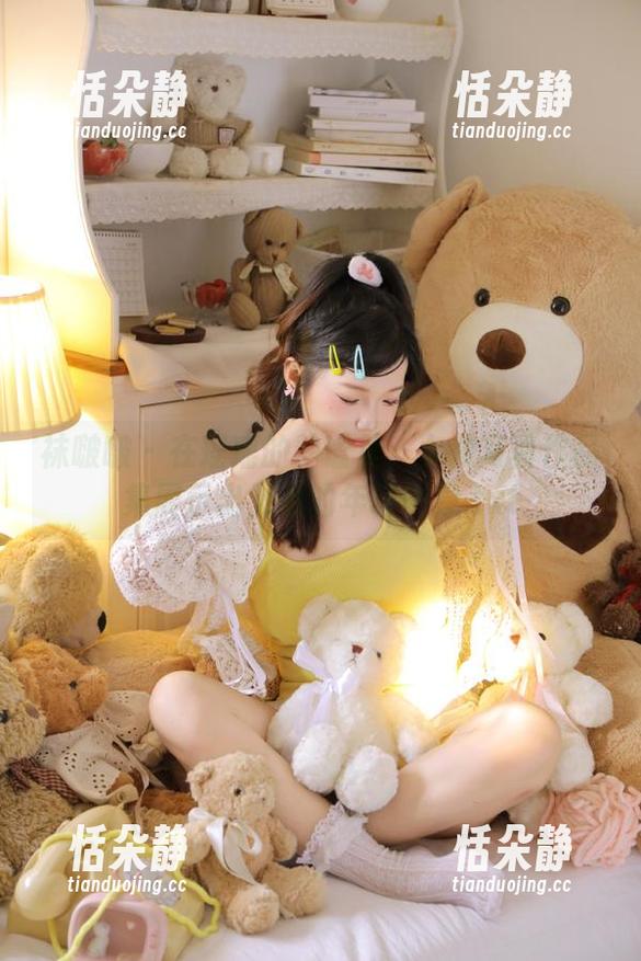 袜啵啵-瑶瑶 袜啵啵 - 在瑶瑶的静谧里:女孩写真作品集展示出灵动的年轻气息.txt