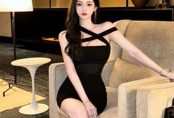 语画界 – 感受无圣光的魅力，乔漫妮mina棉袜美图展现温柔的一面.txt