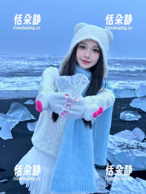 语画界 - 黄乐然的睡衣图集：无圣光照耀下的真实魅力与风情.txt