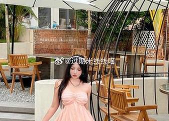 过期米线线的圣诞壁纸合集，带你体验一场搞笑与美丽的双重盛宴！.txt
