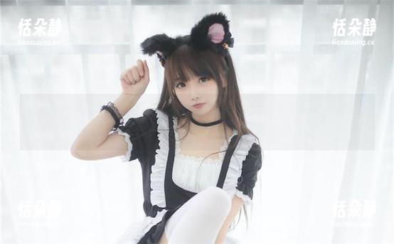 制服姐姐雪琪SAMA写真合集：透过镜头捕捉她与制服之间的无限可能与魅力.txt