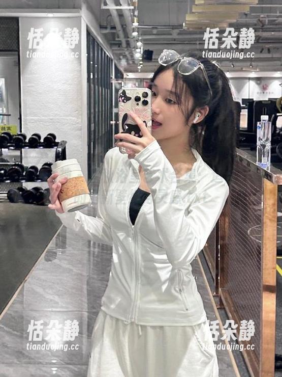 青丘女神 - 秋秋浴室艺术合集：适合下载的清新壁纸与灵感.txt