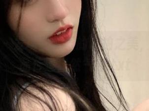 青豆客 – 发现吕梦玉的私拍之美，裸足作品传递自然气息.txt