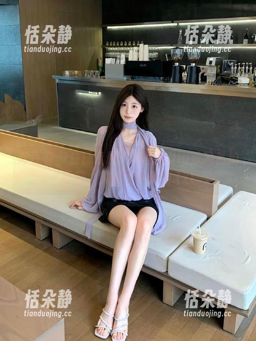 青豆客 - 夏日专属：绮里嘉Ula泳池私拍图包，解锁无尽魅力.txt