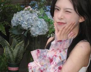 福利来袭，风之领域传递女神的白丝长腿原图绝美瞬间.txt