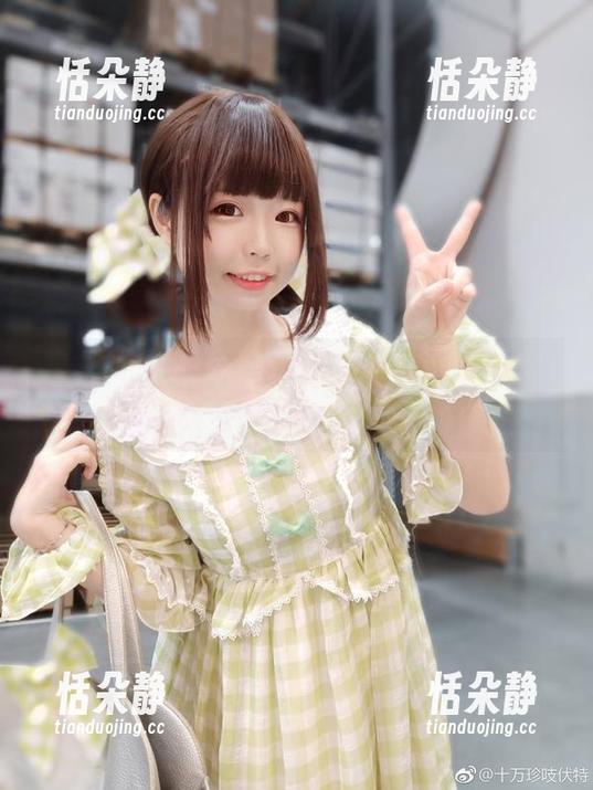 短裙魅力无极限，香川澪私房图片让你目不转睛！.txt