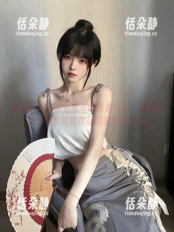 魅妍社 - 高清壁纸里的青春印记：刘奕宁Lynn少女写真作品的独特魅力.txt