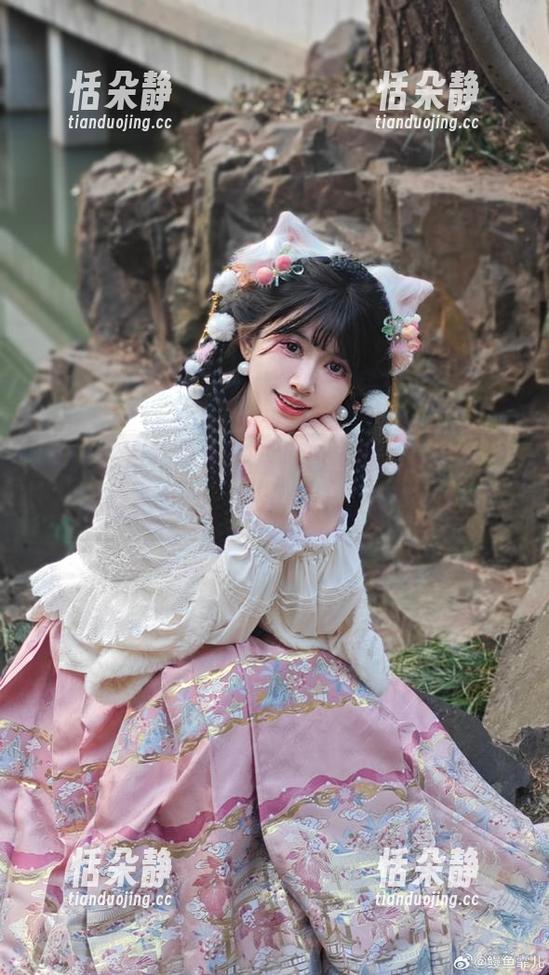 讨厌圣光？快来看看“鳗鱼霏儿”的无圣光百合图包，你会爱上它的！.txt