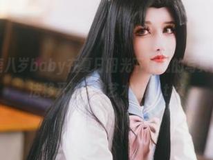 独家私拍：鹿八岁baby在夏日阳光下展现的写真作品，令你无法移开视线的艺术魅力.txt