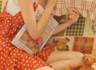 黑猫猫ovo的黑丝写真：无圣光下展现出的隐秘而美丽的故事.txt